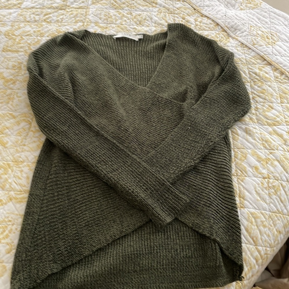 ASTR  Army Green Crisscross Sweater‎ size M - Picture 4 of 5